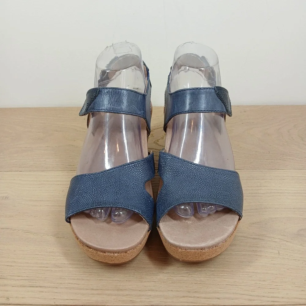 Earth Blue Leather Cork Wedge Sandals Platform Ankle Strap Womens Size 39 8.5-9